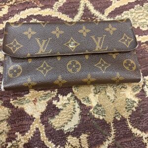 AUTHENTIC LOUIS VUITTON WALLET